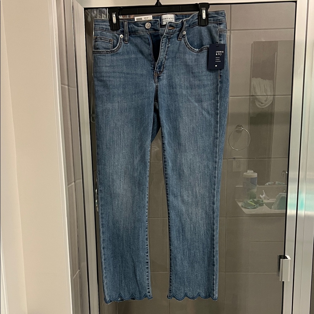 Women’s capri Blue Jeans